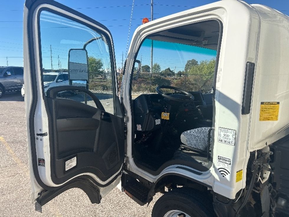 Light Duty Box Truck-Light and Medium Duty Trucks-Isuzu-2023-NPR EFI-Kentwood-MI-140,897\n\t\tmiles-$ 35,500 - Image 16