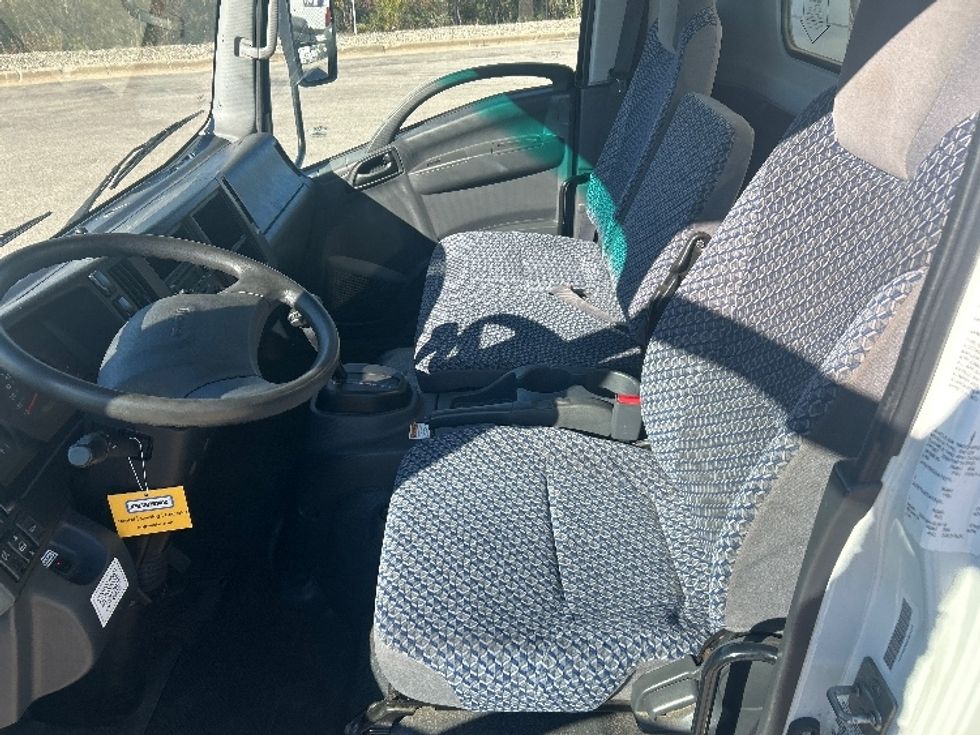 Light Duty Box Truck-Light and Medium Duty Trucks-Isuzu-2023-NPR EFI-Kentwood-MI-140,897\n\t\tmiles-$ 35,500 - Image 19
