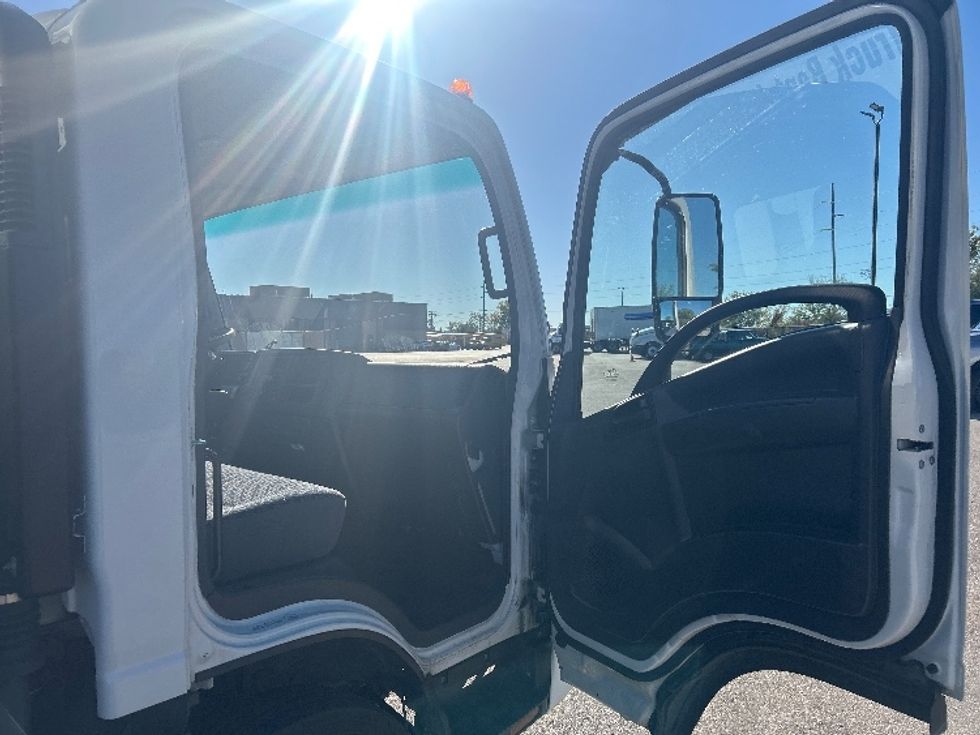 Light Duty Box Truck-Light and Medium Duty Trucks-Isuzu-2023-NPR EFI-Kentwood-MI-140,897\n\t\tmiles-$ 35,500 - Image 20