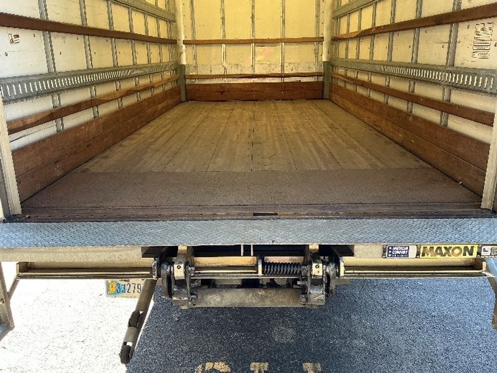 Light Duty Box Truck-Light and Medium Duty Trucks-Isuzu-2023-NPR EFI-Knoxville-TN-113,400\n\t\tmiles-$ 42,500 - Image 10