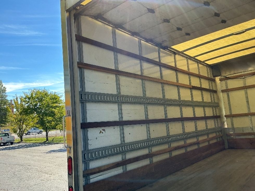 Light Duty Box Truck-Light and Medium Duty Trucks-Isuzu-2023-NPR EFI-Knoxville-TN-113,400\n\t\tmiles-$ 42,500 - Image 11