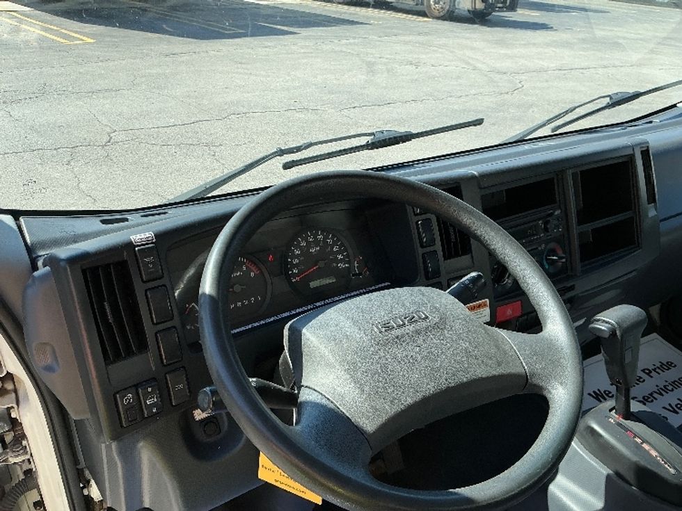 Light Duty Box Truck-Light and Medium Duty Trucks-Isuzu-2023-NPR EFI-Knoxville-TN-113,400\n\t\tmiles-$ 42,500 - Image 17