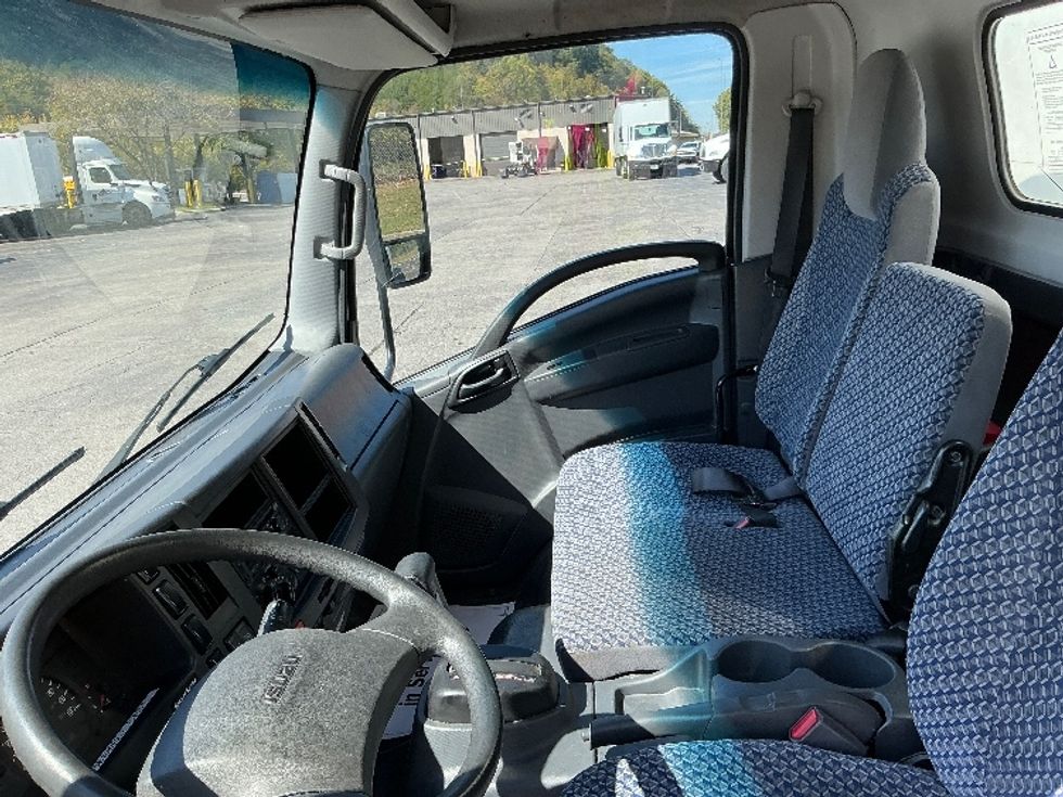 Light Duty Box Truck-Light and Medium Duty Trucks-Isuzu-2023-NPR EFI-Knoxville-TN-113,400\n\t\tmiles-$ 42,500 - Image 19