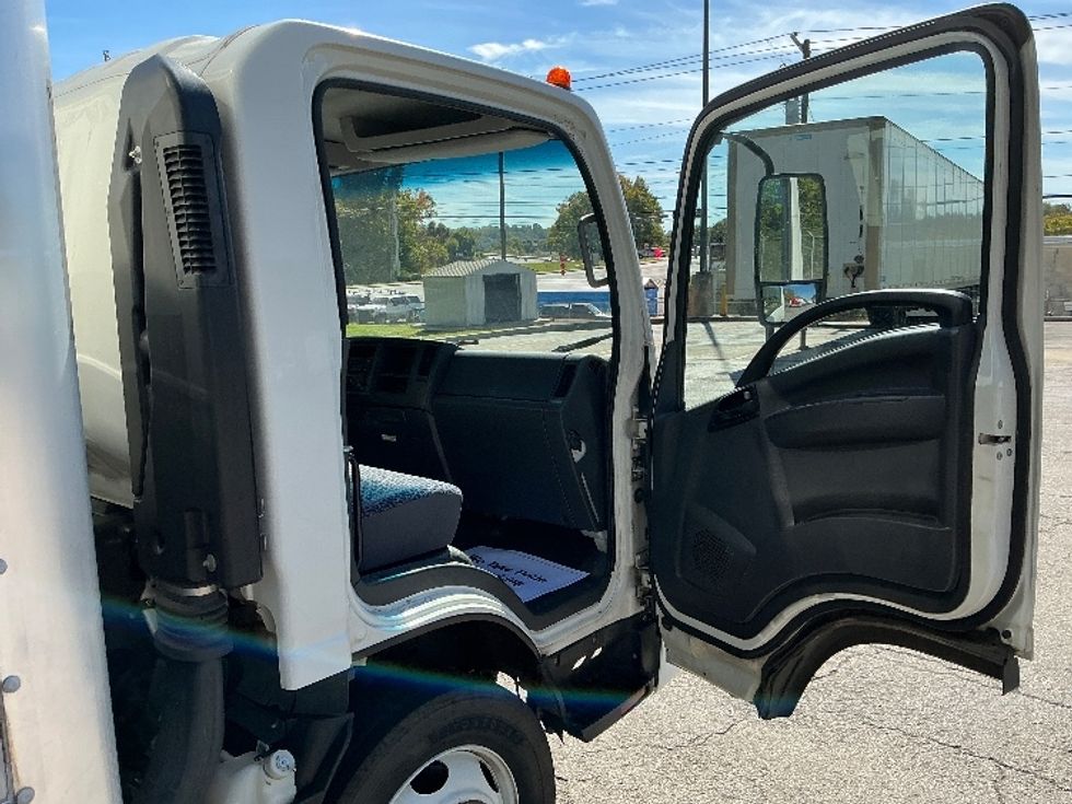 Light Duty Box Truck-Light and Medium Duty Trucks-Isuzu-2023-NPR EFI-Knoxville-TN-113,400\n\t\tmiles-$ 42,500 - Image 20