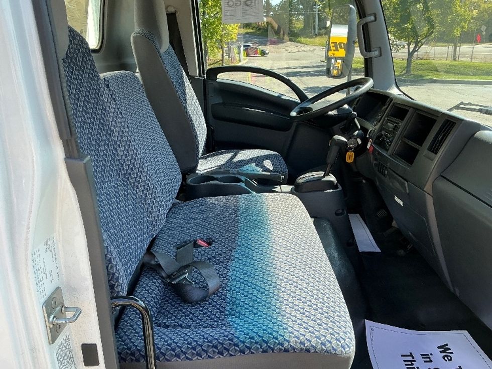 Light Duty Box Truck-Light and Medium Duty Trucks-Isuzu-2023-NPR EFI-Knoxville-TN-113,400\n\t\tmiles-$ 42,500 - Image 22