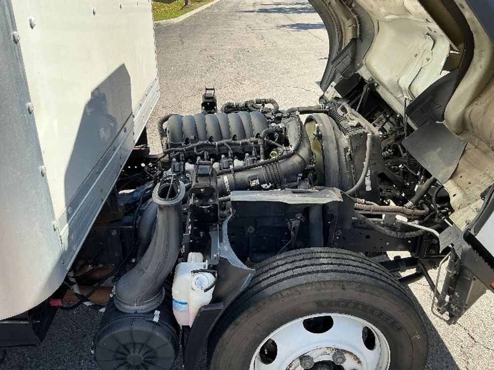 Light Duty Box Truck-Light and Medium Duty Trucks-Isuzu-2023-NPR EFI-Knoxville-TN-113,400\n\t\tmiles-$ 42,500 - Image 23