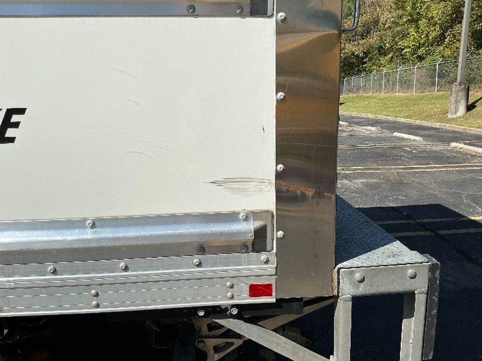 Light Duty Box Truck-Light and Medium Duty Trucks-Isuzu-2023-NPR EFI-Knoxville-TN-113,400\n\t\tmiles-$ 42,500 - Image 25