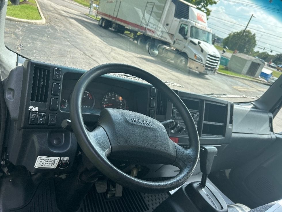 Light Duty Box Truck-Light and Medium Duty Trucks-Isuzu-2023-NPR EFI-Knoxville-TN-151,318\n\t\tmiles-$ 35,250 - Image 17