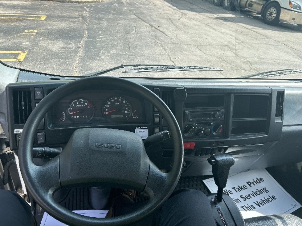 Light Duty Box Truck-Light and Medium Duty Trucks-Isuzu-2023-NPR EFI-Knoxville-TN-151,318\n\t\tmiles-$ 35,250 - Image 18