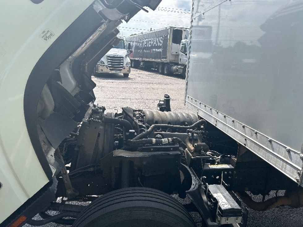 Light Duty Box Truck-Light and Medium Duty Trucks-Isuzu-2023-NPR EFI-Knoxville-TN-151,318\n\t\tmiles-$ 35,250 - Image 25