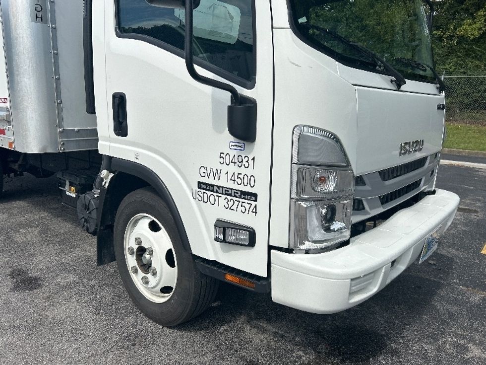 Light Duty Box Truck-Light and Medium Duty Trucks-Isuzu-2023-NPR EFI-Knoxville-TN-151,318\n\t\tmiles-$ 35,250 - Image 31