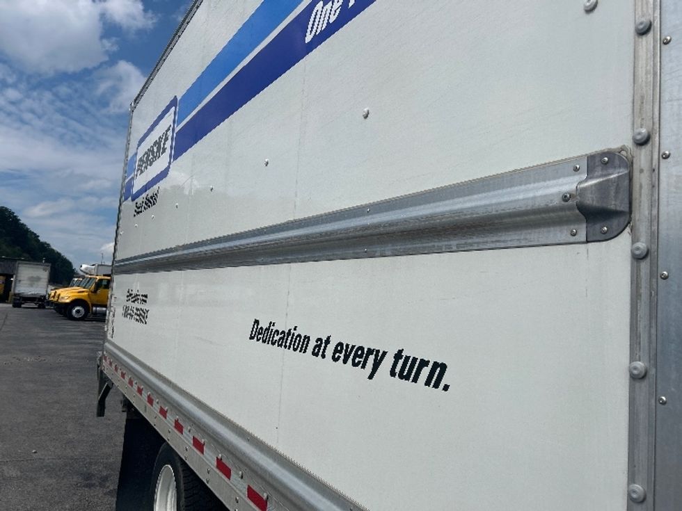 Light Duty Box Truck-Light and Medium Duty Trucks-Isuzu-2023-NPR EFI-Knoxville-TN-151,318\n\t\tmiles-$ 35,250 - Image 32