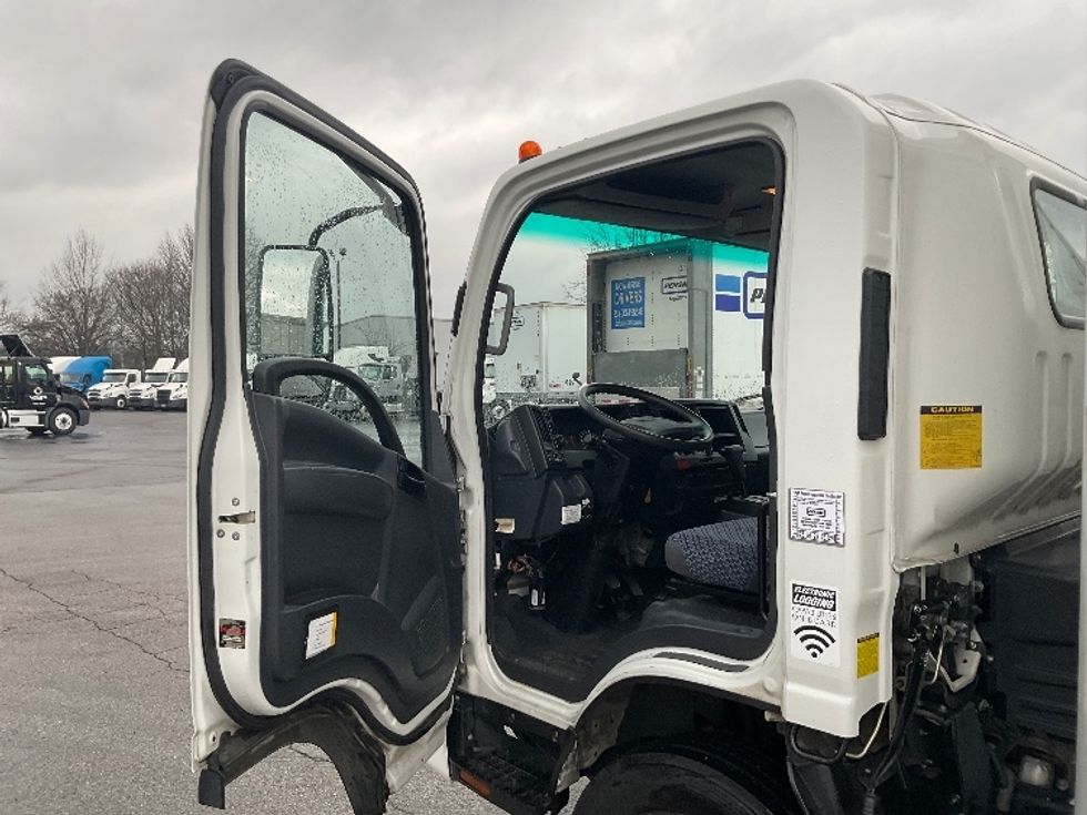 Light Duty Box Truck-Light and Medium Duty Trucks-Isuzu-2023-NPR EFI-La Vergne-TN-120,888\n\t\tmiles-$ 41,250 - Image 16