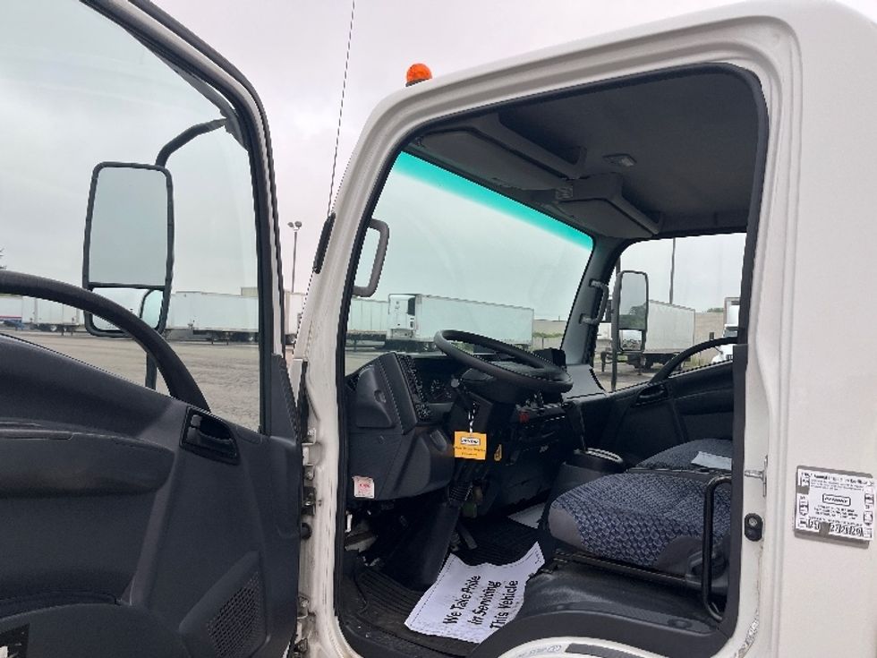 Light Duty Box Truck-Light and Medium Duty Trucks-Isuzu-2023-NPR EFI-Lansing-MI-104,684\n\t\tmiles-$ 42,000 - Image 15