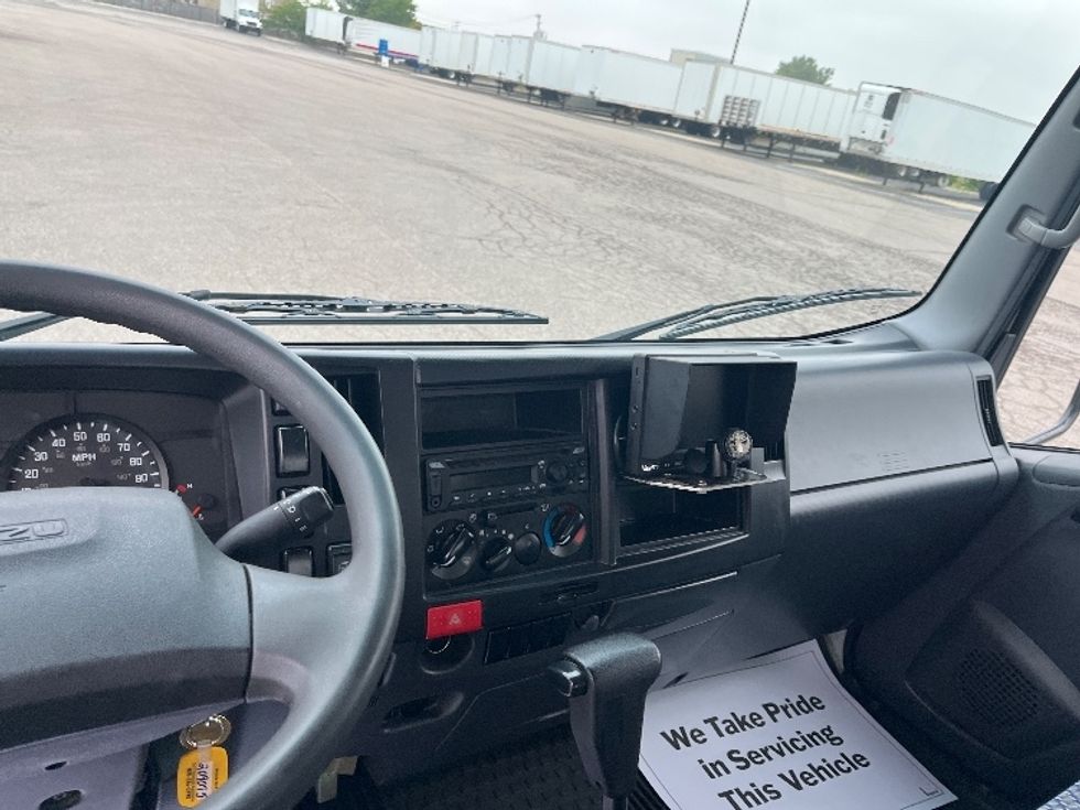 Light Duty Box Truck-Light and Medium Duty Trucks-Isuzu-2023-NPR EFI-Lansing-MI-104,684\n\t\tmiles-$ 42,000 - Image 17