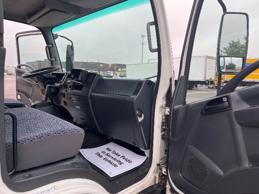 Light Duty Box Truck-Light and Medium Duty Trucks-Isuzu-2023-NPR EFI-Lansing-MI-104,684\n\t\tmiles-$ 42,000 - Image 19