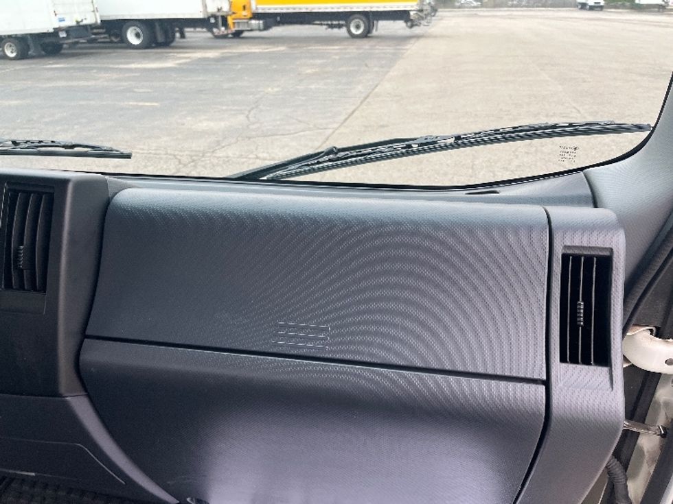 Light Duty Box Truck-Light and Medium Duty Trucks-Isuzu-2023-NPR EFI-Lansing-MI-104,684\n\t\tmiles-$ 42,000 - Image 20