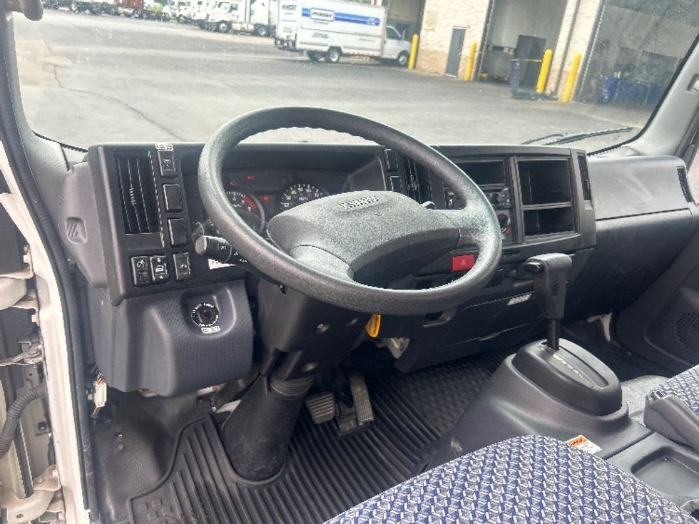 Light Duty Box Truck-Light and Medium Duty Trucks-Isuzu-2023-NPR EFI-Louisville-KY-132,862\n\t\tmiles-$ 38,750 - Image 17