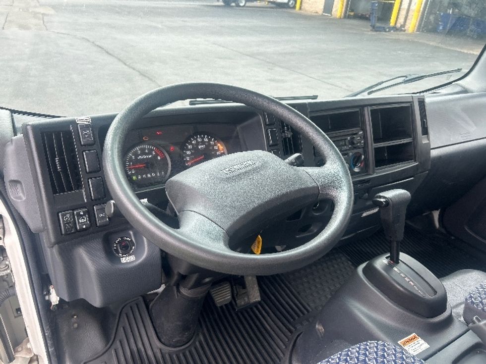 Light Duty Box Truck-Light and Medium Duty Trucks-Isuzu-2023-NPR EFI-Louisville-KY-132,862\n\t\tmiles-$ 38,750 - Image 18
