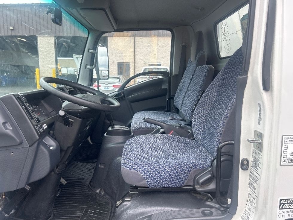 Light Duty Box Truck-Light and Medium Duty Trucks-Isuzu-2023-NPR EFI-Louisville-KY-132,862\n\t\tmiles-$ 38,750 - Image 19