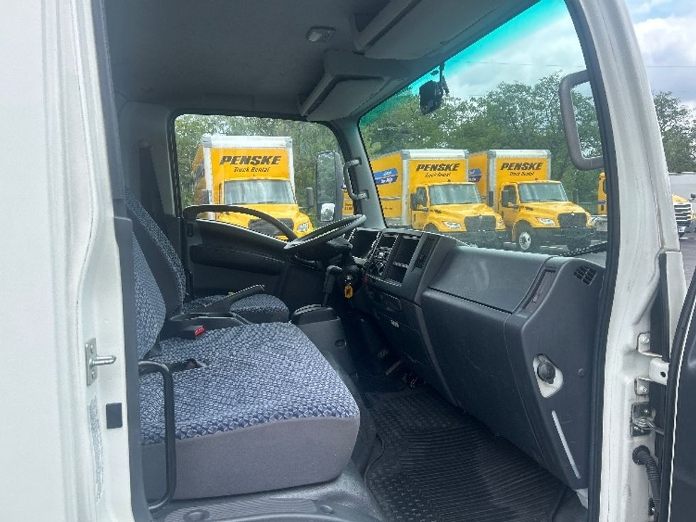 Light Duty Box Truck-Light and Medium Duty Trucks-Isuzu-2023-NPR EFI-Louisville-KY-132,862\n\t\tmiles-$ 38,750 - Image 20