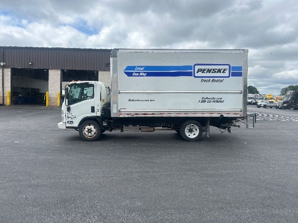 Light Duty Box Truck-Light and Medium Duty Trucks-Isuzu-2023-NPR EFI-Louisville-KY-132,862\n\t\tmiles-$ 38,750 - Image 4