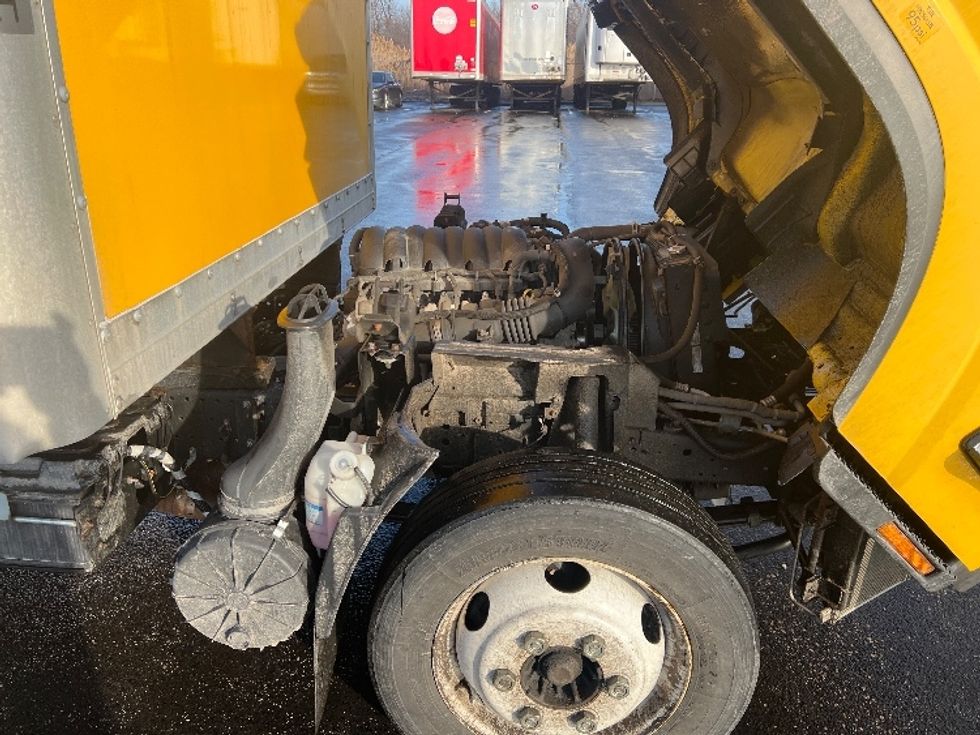 Light Duty Box Truck-Light and Medium Duty Trucks-Isuzu-2023-NPR EFI-Middlefield-OH-111,498\n\t\tmiles-$ 36,750 - Image 24