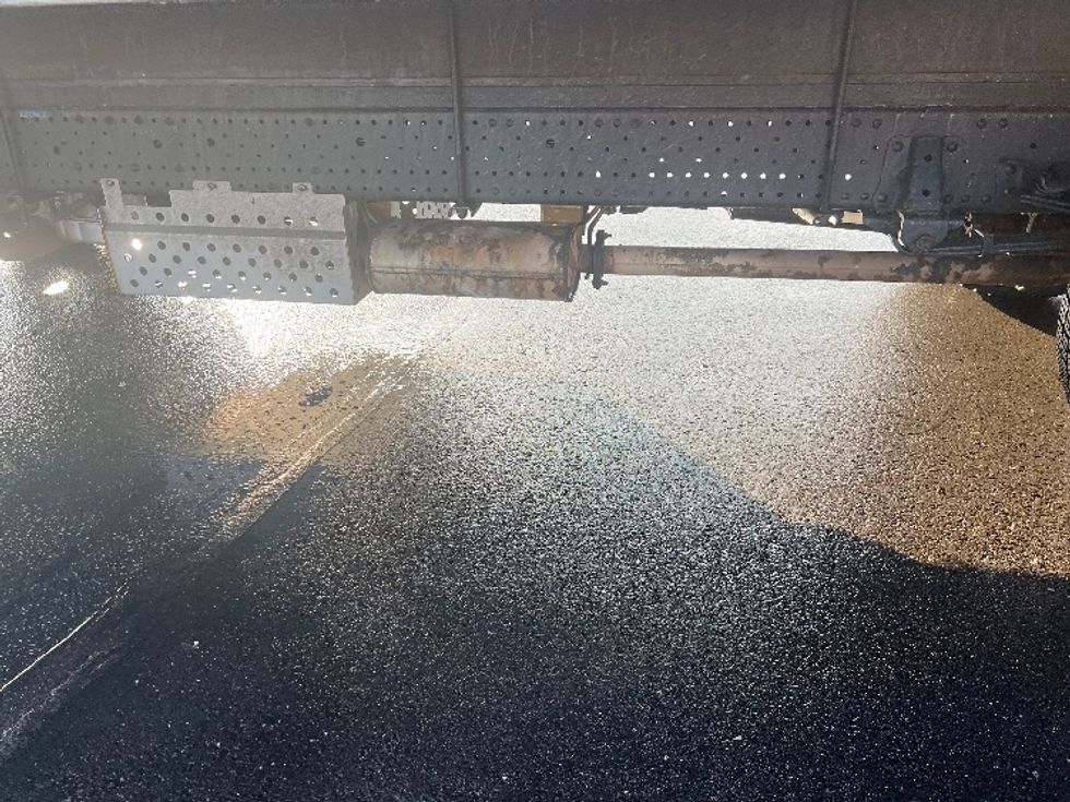 Light Duty Box Truck-Light and Medium Duty Trucks-Isuzu-2023-NPR EFI-Middlefield-OH-111,498\n\t\tmiles-$ 36,750 - Image 5