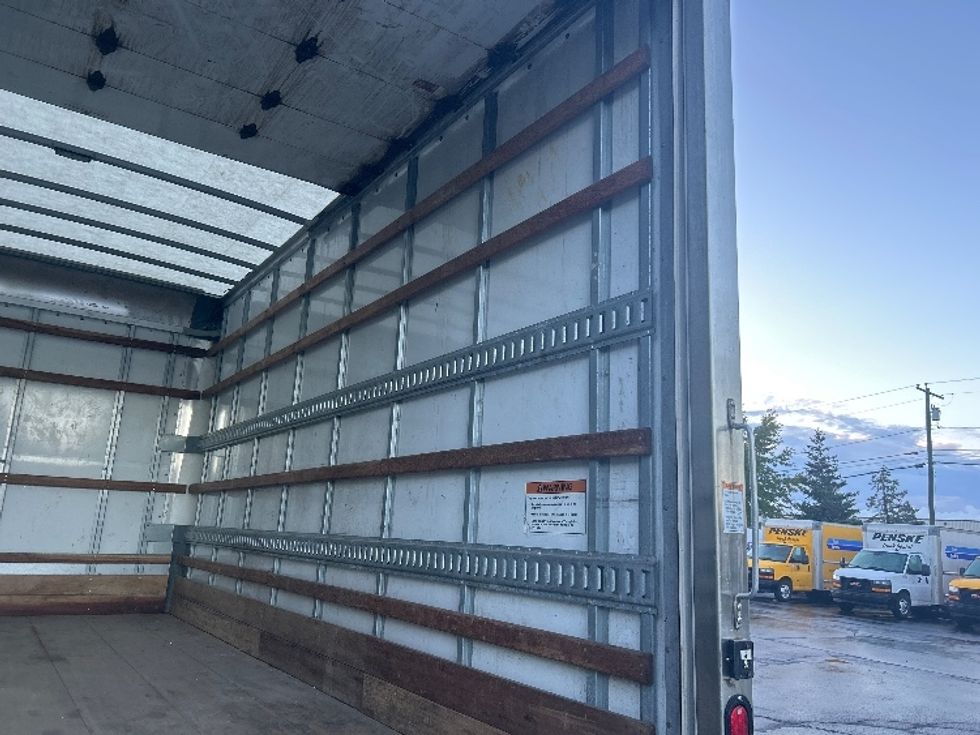 Light Duty Box Truck-Light and Medium Duty Trucks-Isuzu-2023-NPR EFI-Minoa-NY-116,458\n\t\tmiles-$ 39,000 - Image 12