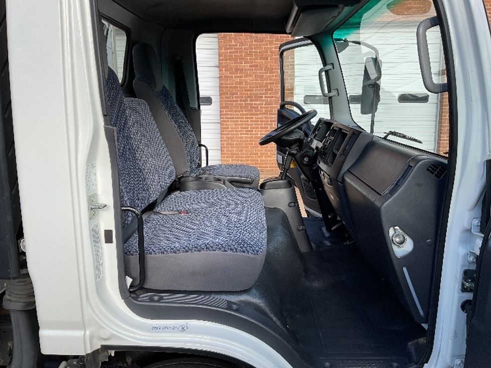 Light Duty Box Truck-Light and Medium Duty Trucks-Isuzu-2023-NPR EFI-New Castle-DE-102,413\n\t\tmiles-$ 43,000 - Image 22