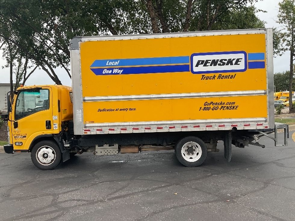 2023 Isuzu NPR photo 4
