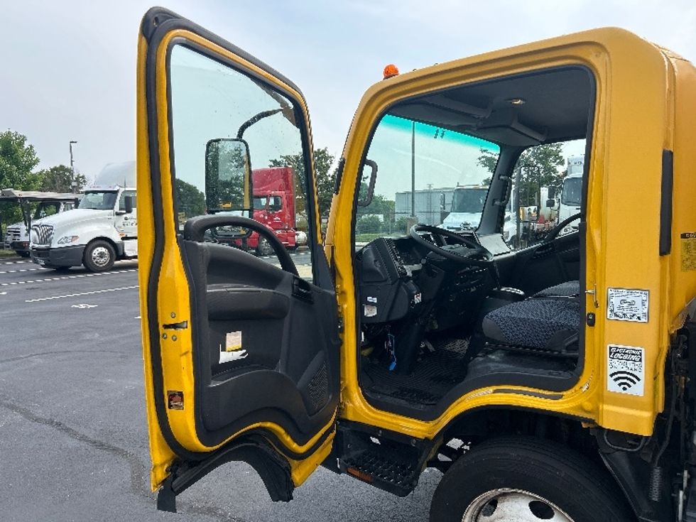 Light Duty Box Truck-Light and Medium Duty Trucks-Isuzu-2023-NPR EFI-New Castle-DE-136,599\n\t\tmiles-$ 35,750 - Image 16
