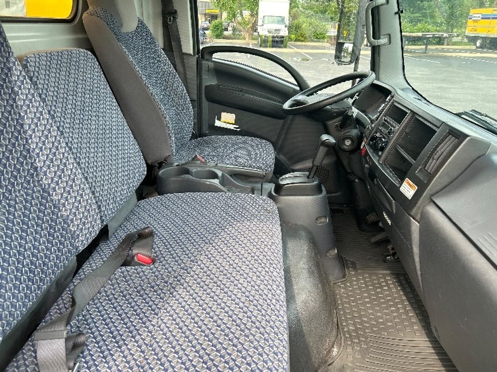 Light Duty Box Truck-Light and Medium Duty Trucks-Isuzu-2023-NPR EFI-New Castle-DE-136,599\n\t\tmiles-$ 35,750 - Image 22