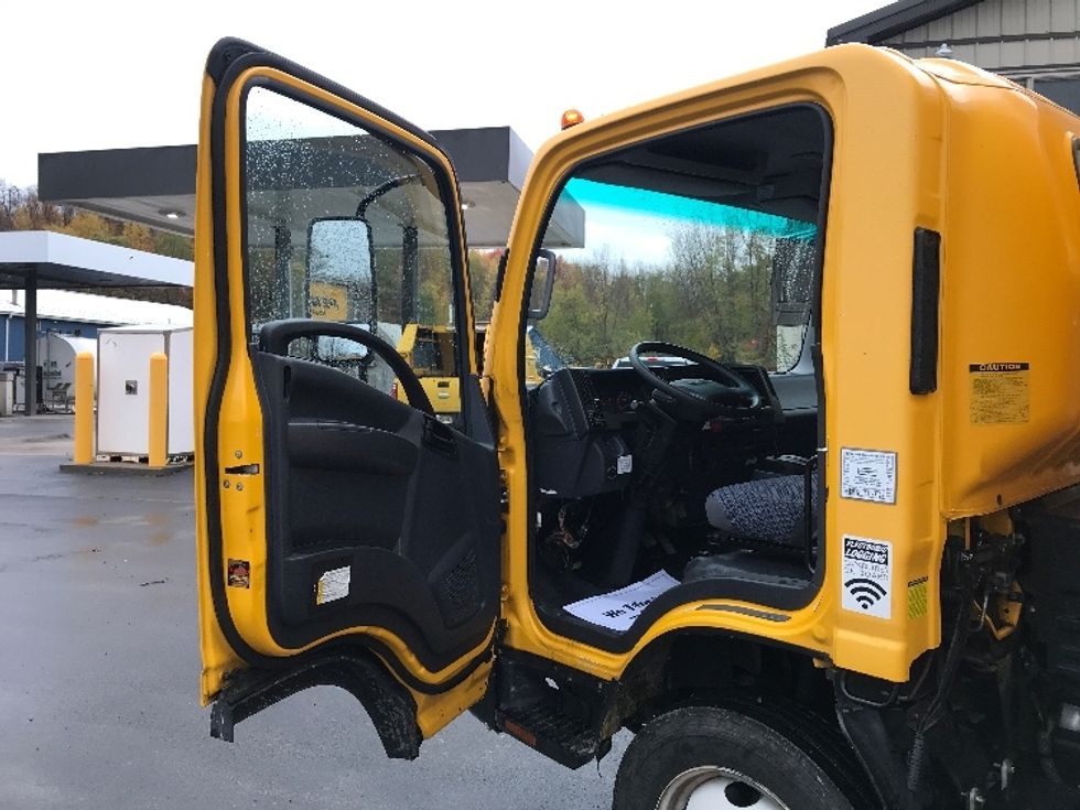 Light Duty Box Truck-Light and Medium Duty Trucks-Isuzu-2023-NPR EFI-New Castle-DE-98,754\n\t\tmiles-$ 41,250 - Image 16