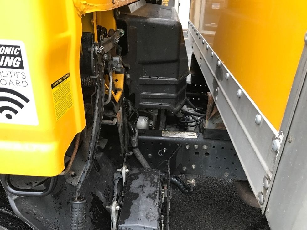 Light Duty Box Truck-Light and Medium Duty Trucks-Isuzu-2023-NPR EFI-New Castle-DE-98,754\n\t\tmiles-$ 41,250 - Image 25