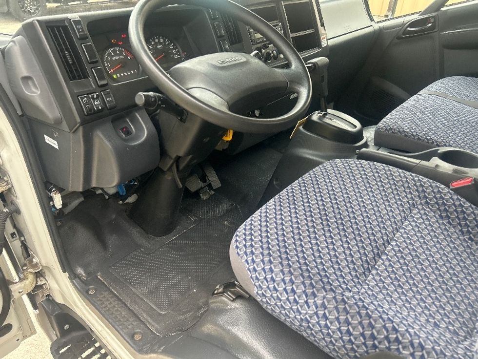 Light Duty Box Truck-Light and Medium Duty Trucks-Isuzu-2023-NPR EFI-Ocala-FL-117,910\n\t\tmiles-$ 43,250 - Image 19