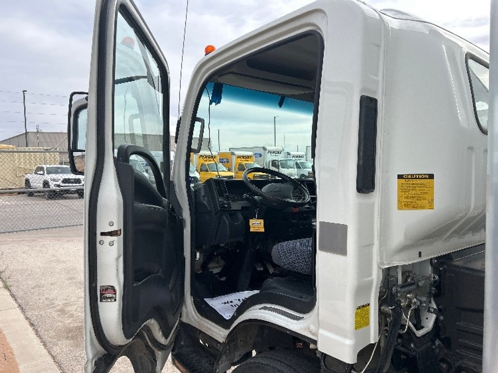 Light Duty Box Truck-Light and Medium Duty Trucks-Isuzu-2023-NPR EFI-Odessa-TX-48,320\n\t\tmiles-$ 52,250 - Image 17