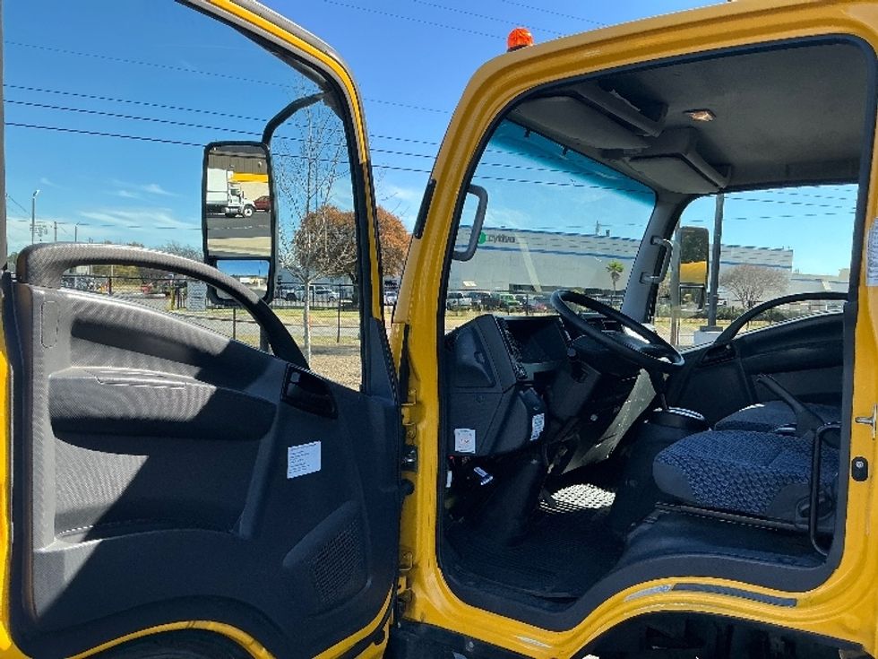 Light Duty Box Truck-Light and Medium Duty Trucks-Isuzu-2023-NPR EFI-Pensacola-FL-127,050\n\t\tmiles-$ 39,250 - Image 16