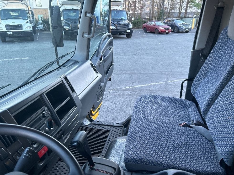 Light Duty Box Truck-Light and Medium Duty Trucks-Isuzu-2023-NPR EFI-Sandston-VA-129,854\n\t\tmiles-$ 37,250 - Image 19