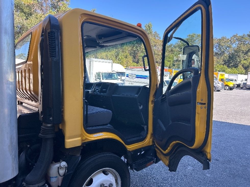 Light Duty Box Truck-Light and Medium Duty Trucks-Isuzu-2023-NPR EFI-Tallahassee-FL-112,350\n\t\tmiles-$ 41,000 - Image 19