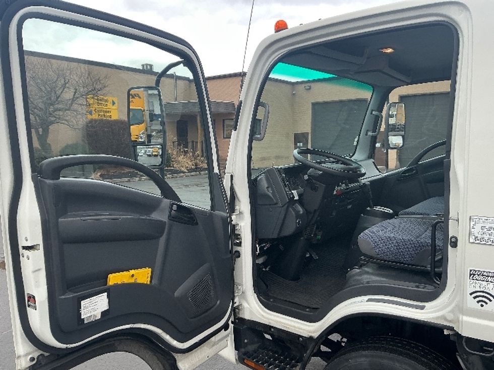 Light Duty Box Truck-Light and Medium Duty Trucks-Isuzu-2023-NPR EFI-Wilkes Barre-PA-103,426\n\t\tmiles-$ 44,500 - Image 16