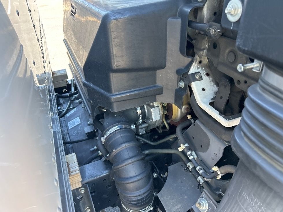 Light Duty Box Truck-Light and Medium Duty Trucks-Isuzu-2023-NPR-Greensboro-NC-177,548\n\t\tmiles-$ 37,500 - Image 23