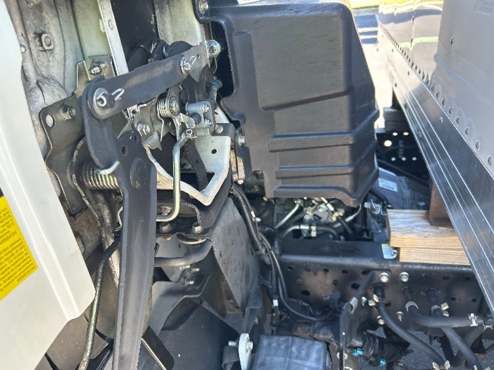 Light Duty Box Truck-Light and Medium Duty Trucks-Isuzu-2023-NPR-Greensboro-NC-177,548\n\t\tmiles-$ 37,500 - Image 24