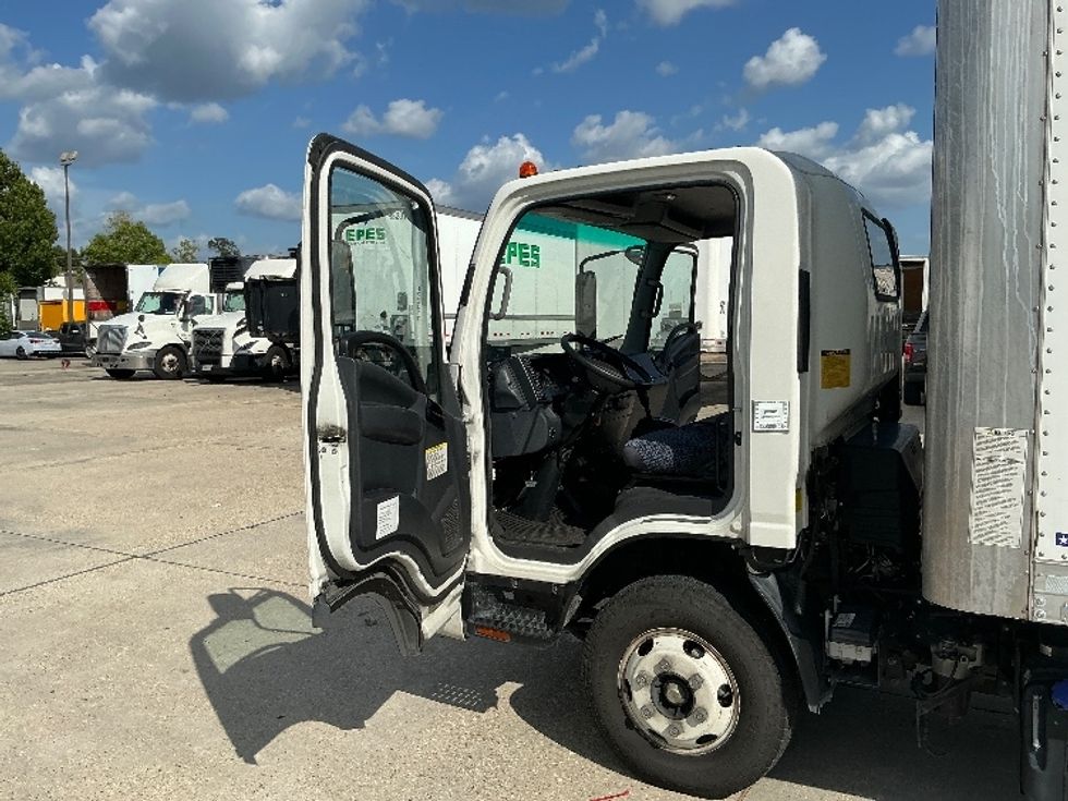 Light Duty Box Truck-Light and Medium Duty Trucks-Isuzu-2023-NPR-Hammond-LA-102,641\n\t\tmiles-$ 51,000 - Image 16