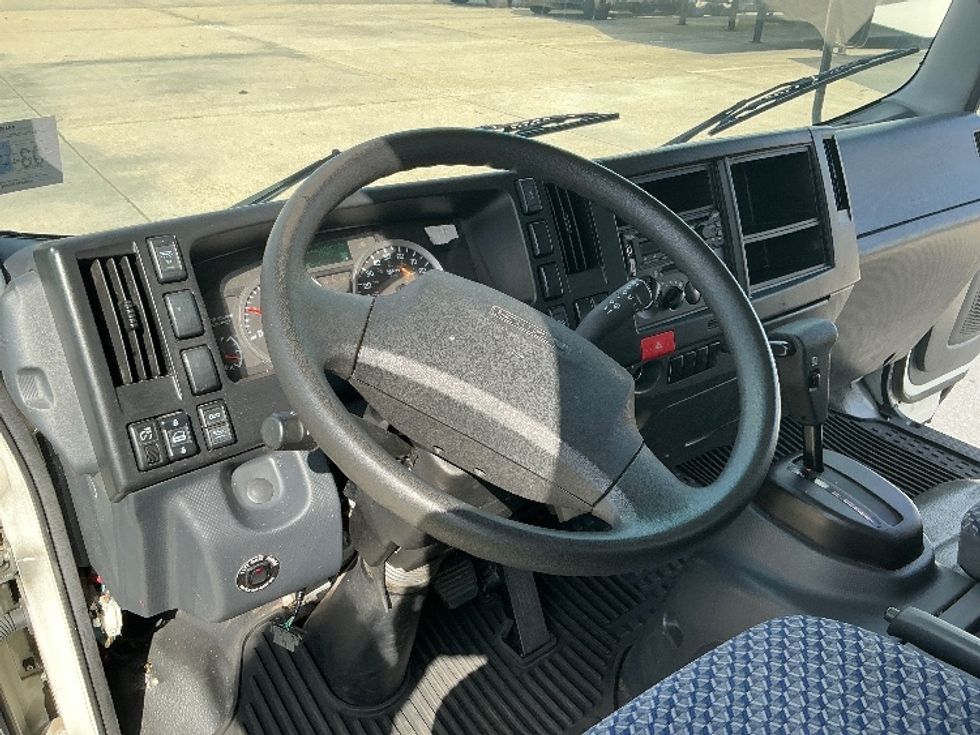 Light Duty Box Truck-Light and Medium Duty Trucks-Isuzu-2023-NPR-Hammond-LA-102,641\n\t\tmiles-$ 51,000 - Image 17