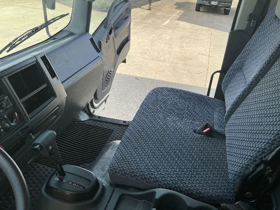 Light Duty Box Truck-Light and Medium Duty Trucks-Isuzu-2023-NPR-Hammond-LA-102,641\n\t\tmiles-$ 51,000 - Image 19