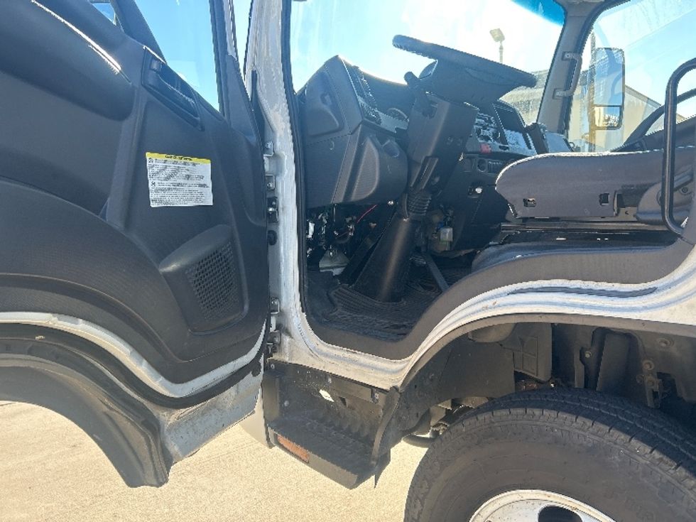 Light Duty Box Truck-Light and Medium Duty Trucks-Isuzu-2023-NPR-Houston-TX-125,255\n\t\tmiles-$ 46,750 - Image 16