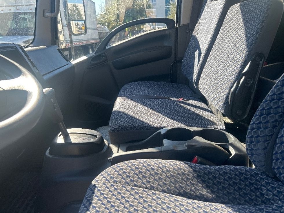 Light Duty Box Truck-Light and Medium Duty Trucks-Isuzu-2023-NPR-Houston-TX-125,255\n\t\tmiles-$ 46,750 - Image 19