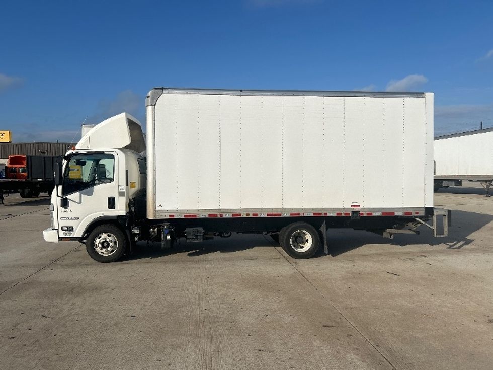 Light Duty Box Truck-Light and Medium Duty Trucks-Isuzu-2023-NPR-Houston-TX-132,796\n\t\tmiles-$ 44,000 - Image 4