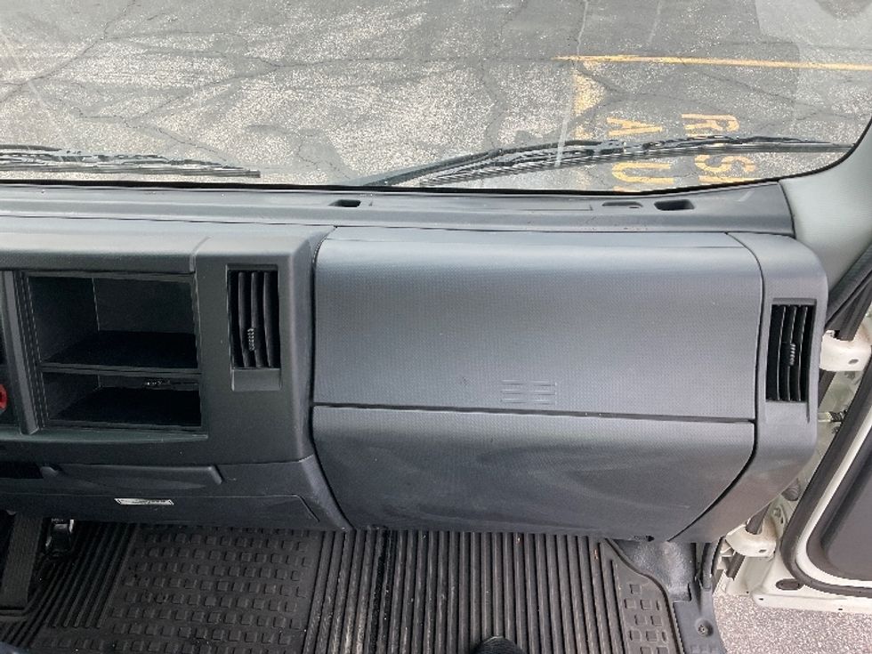 Light Duty Box Truck-Light and Medium Duty Trucks-Isuzu-2023-NPR-Las Vegas-NV-20,185\n\t\tmiles-$ 61,750 - Image 21